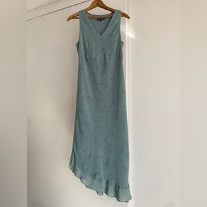 Harold's Pale Sage Green Floral V-Neck Maxi Dress
